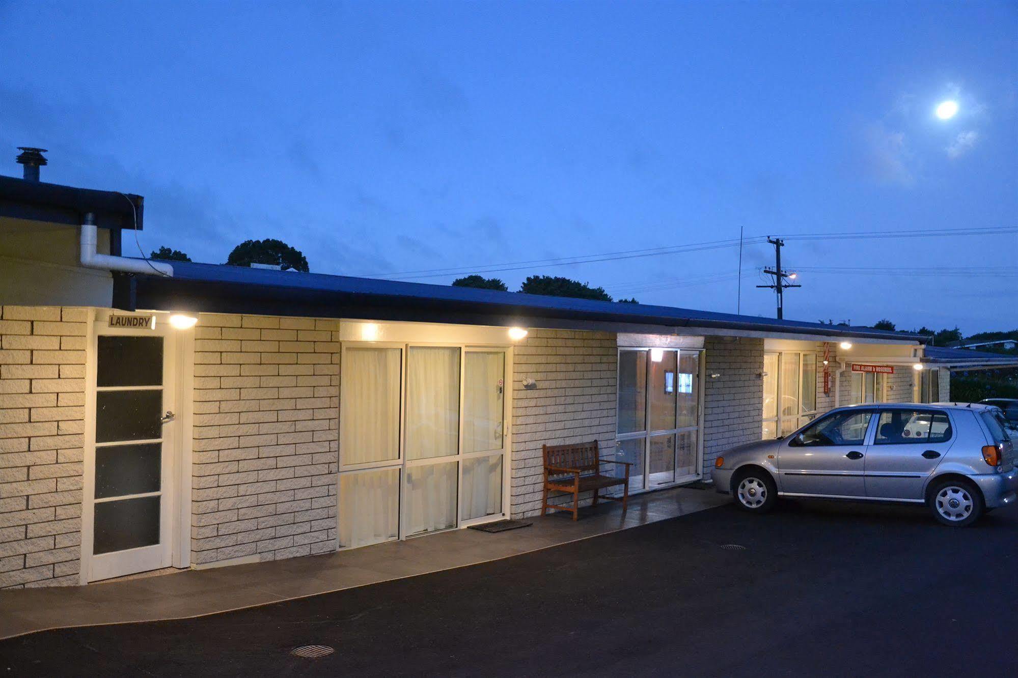 Broadway Lodge Motel Стратфорд Екстериор снимка