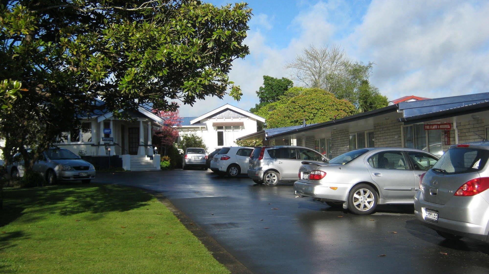 Broadway Lodge Motel Стратфорд Екстериор снимка